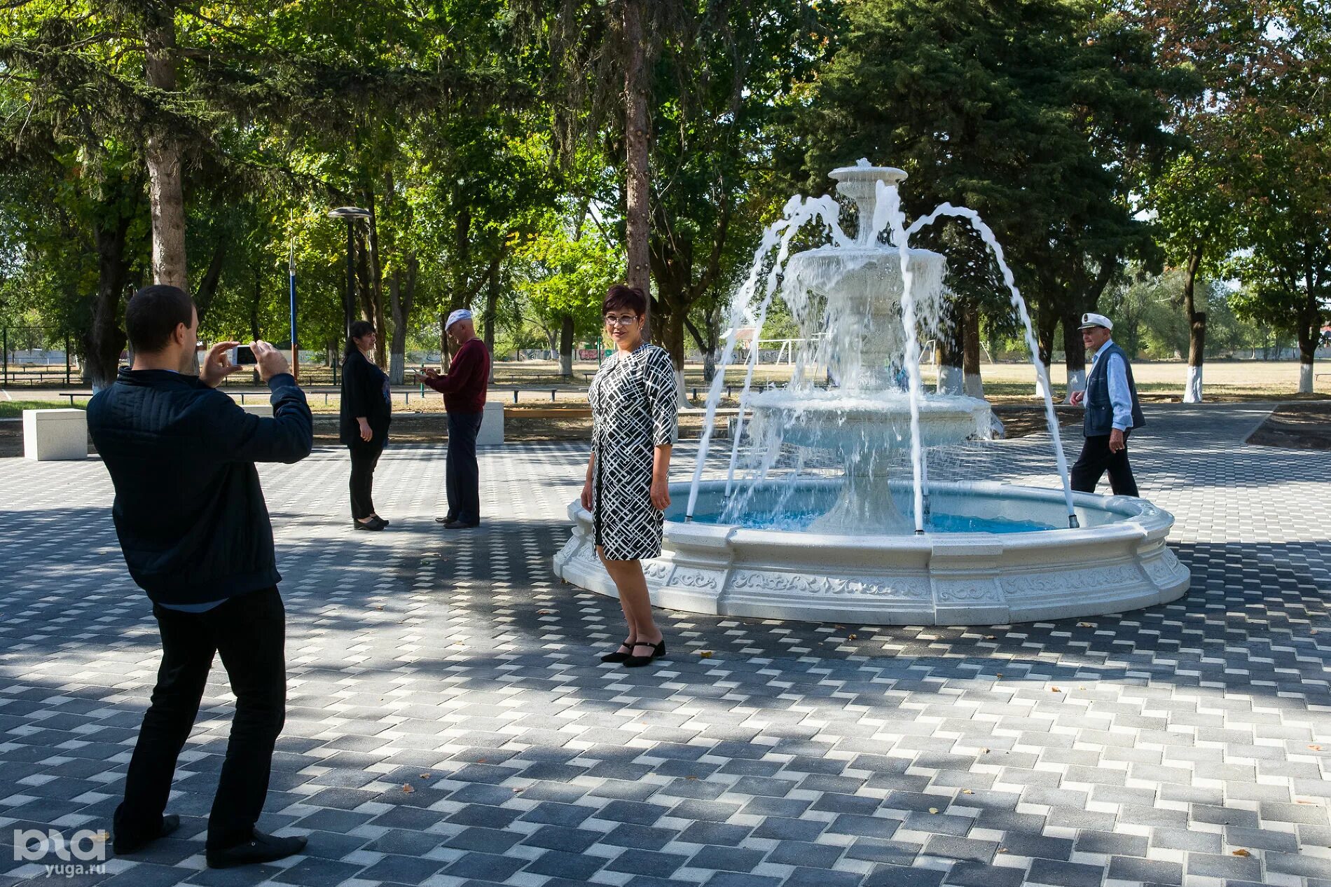 Новолеушковская станица краснодарский край. Станица Тбилисская Краснодарский край. Станица Тбилисская парк. Совхозный парк станица Тбилисская. Парк Семыкина Тбилисская.