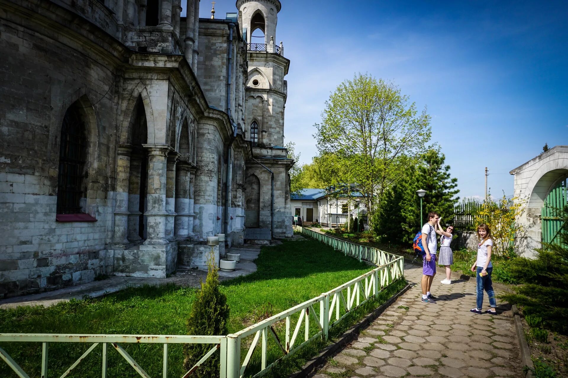 Погулять в калуге. Красивые места в Подмосковье. Красивые места в Подмосковье для прогулок. Самые красивые места Подмосковья летом. Красивые места рядом с Москвой.