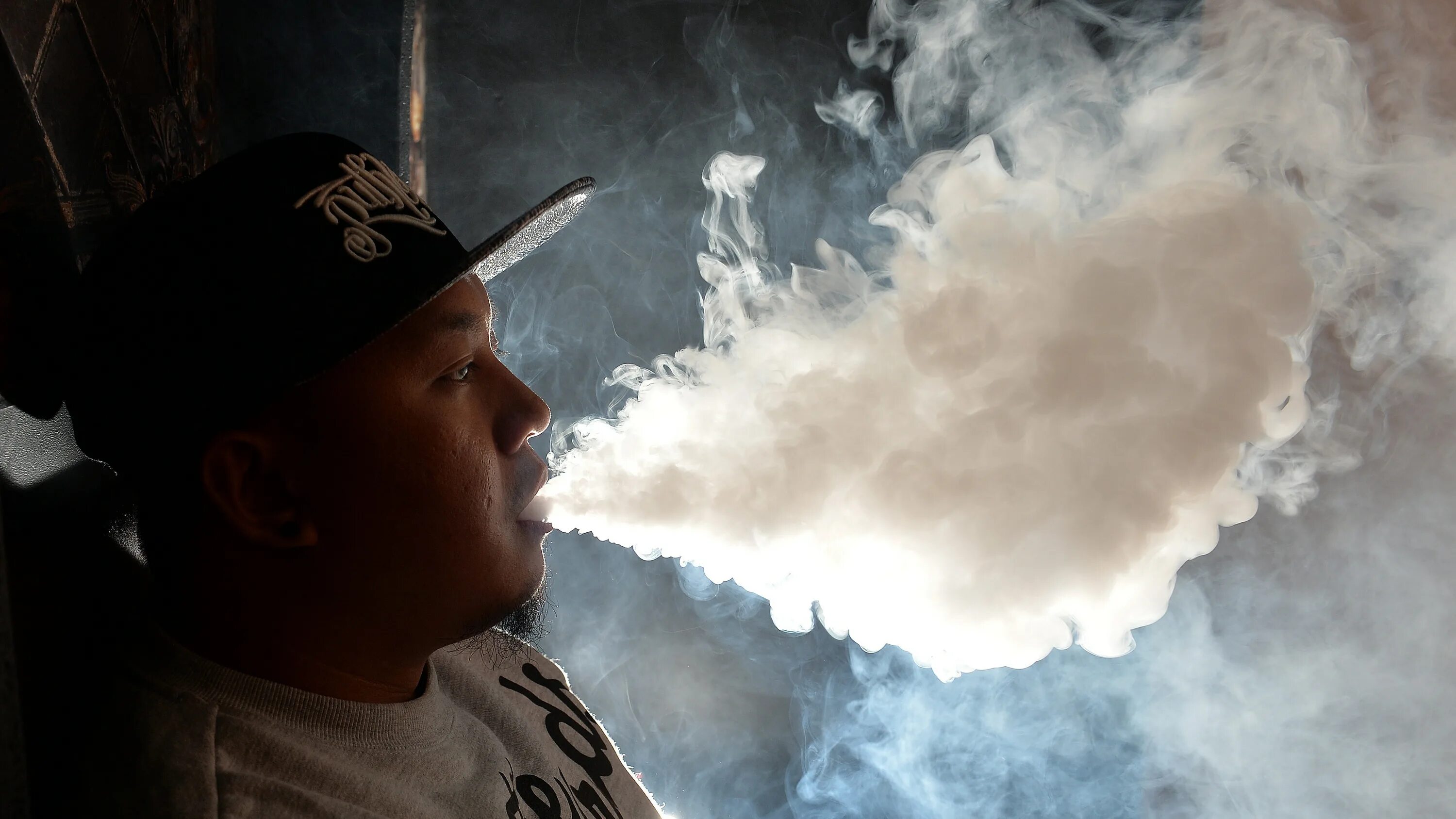 Цыба дымок когда вышла. Фотографии с дымом. Кольца дыма. Огонь и дым. Цыба дымок когда вышла.