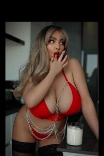 Slideshow curvy_kate_lv.
