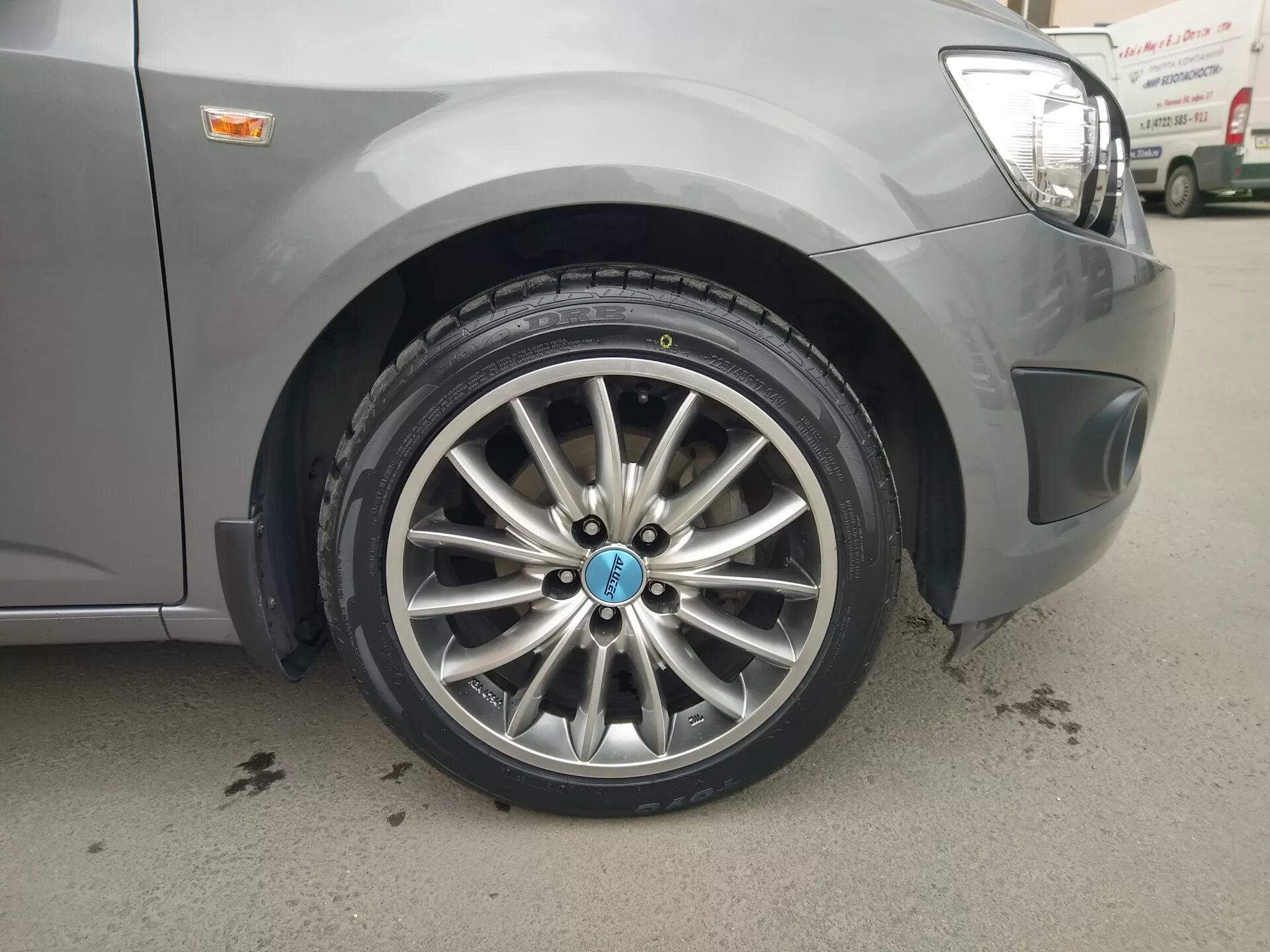 Авео резина размер. Aveo t300 колеса r17. 195/55 R15 Авео т255. 205 55 16 Aveo. Авео r16 205/45.