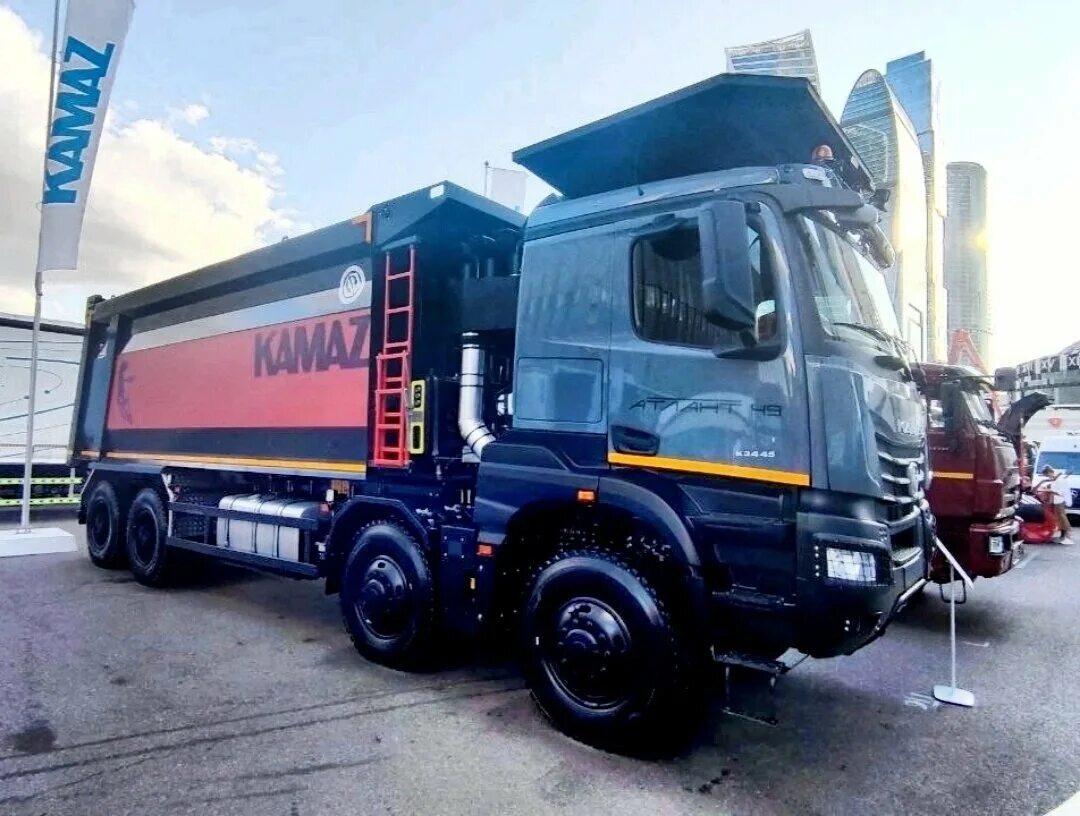 Камаз атлант 49. Камаз 65805 самосвал. Камаз 65805 атлант. Атланта 49 камаз. Камаз 65805 атлант.