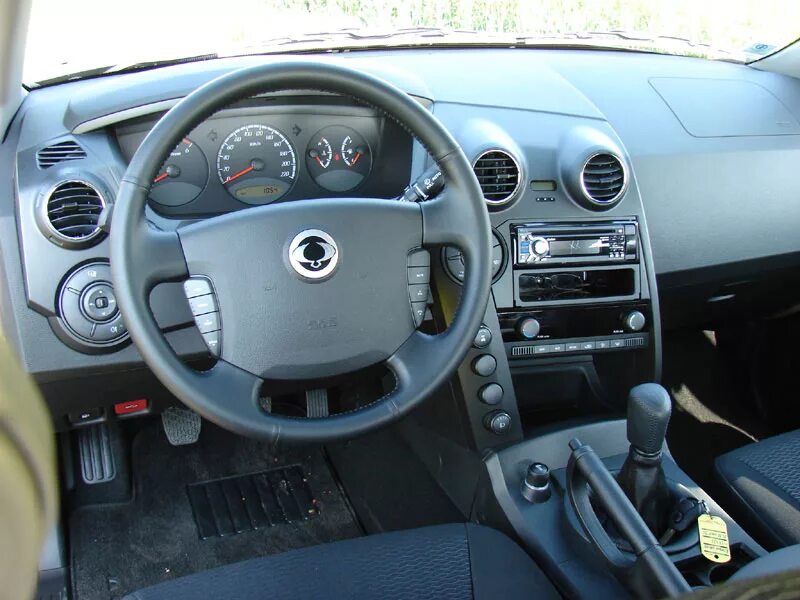 SSANGYONG Actyon 2007 торпеда. SSANGYONG Actyon 2008 салон. SSANGYONG Actyon 2006 салон. Саньенг Актион 2007 салон.