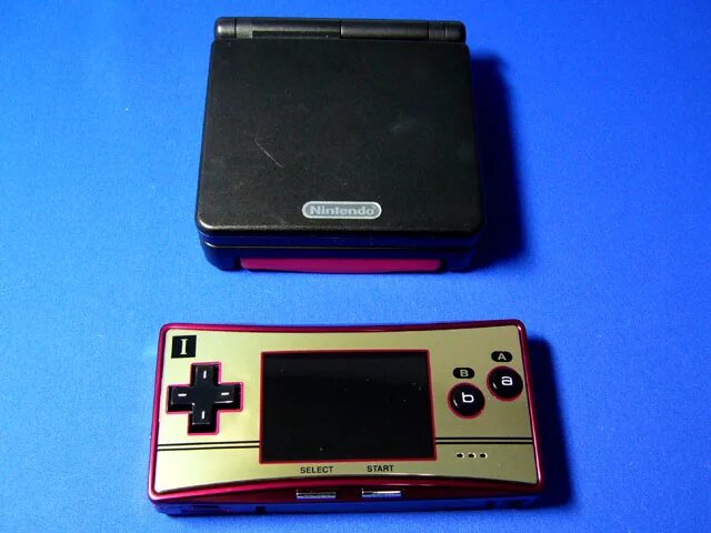 Nintendo DS Micro. Геймбой микро 2007. Game boy Micro Famicom Edition. Геймбой микро 2010.