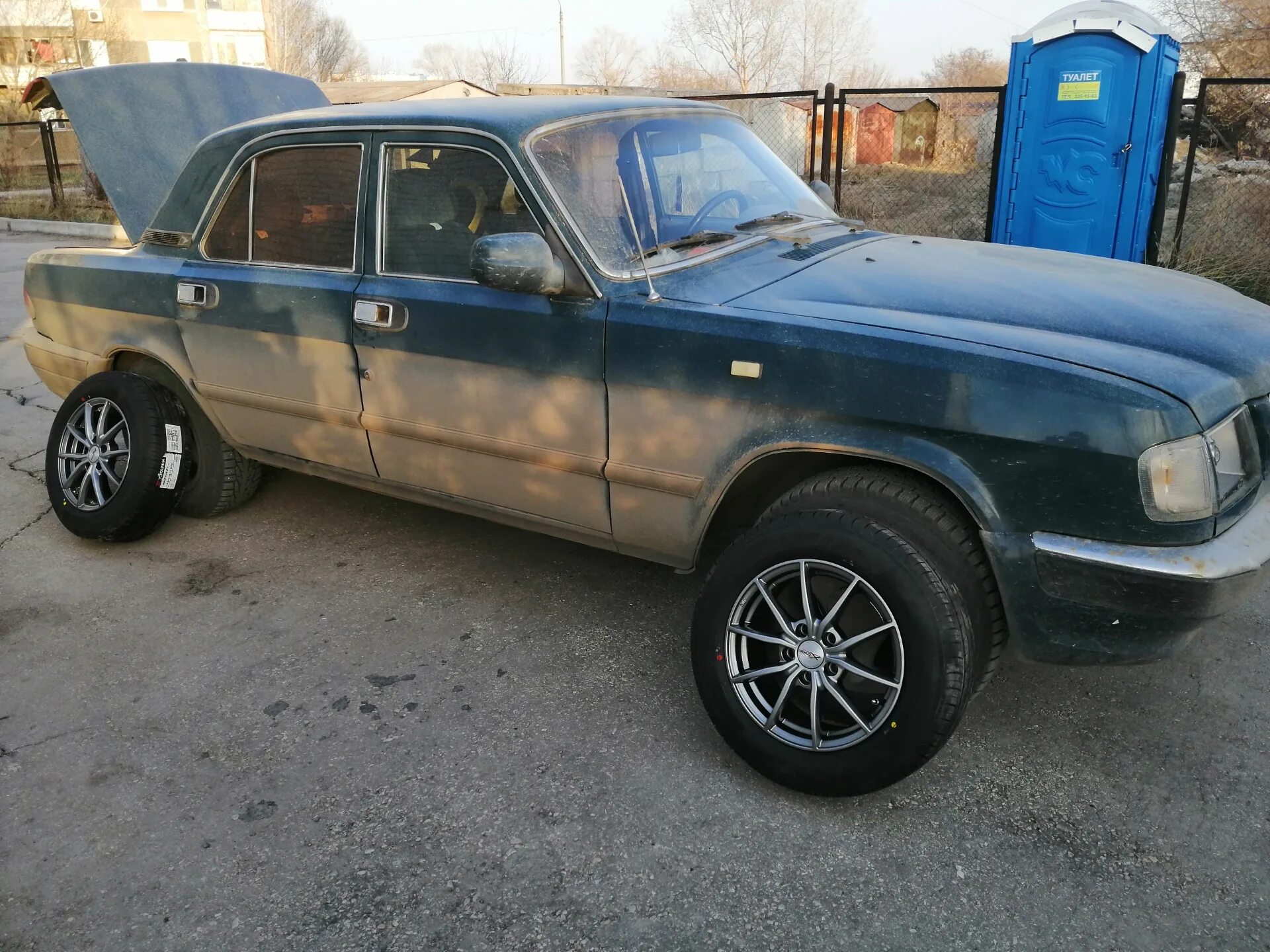 Газ 3110 шины. Волга 3110 на 195 75 r15. Газ 3110 запасное колесо. Газ 3110 резины. Колесо газ 52.