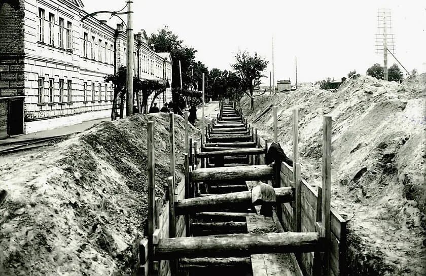 Первый водопровод бугрова в нижнем новгороде. Канализации лондон 19 век. История водоотведения. Канализация в москве 19 век. Водопровод в 20 веке.