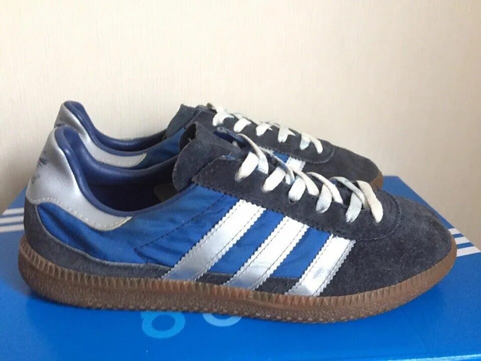 Adidas кроссовки 1980. Кроссовки адидас 80х. Кроссовки адидас фестивальки модель 90. Кроссовки адидас фестивальки модель 80. Кроссовки адидас 80 годов