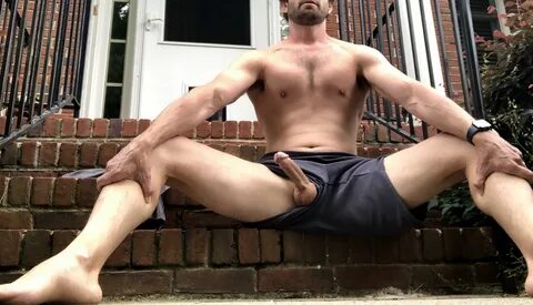 Can’t wait to find more public boners 😈. r/BonersInPublic. 