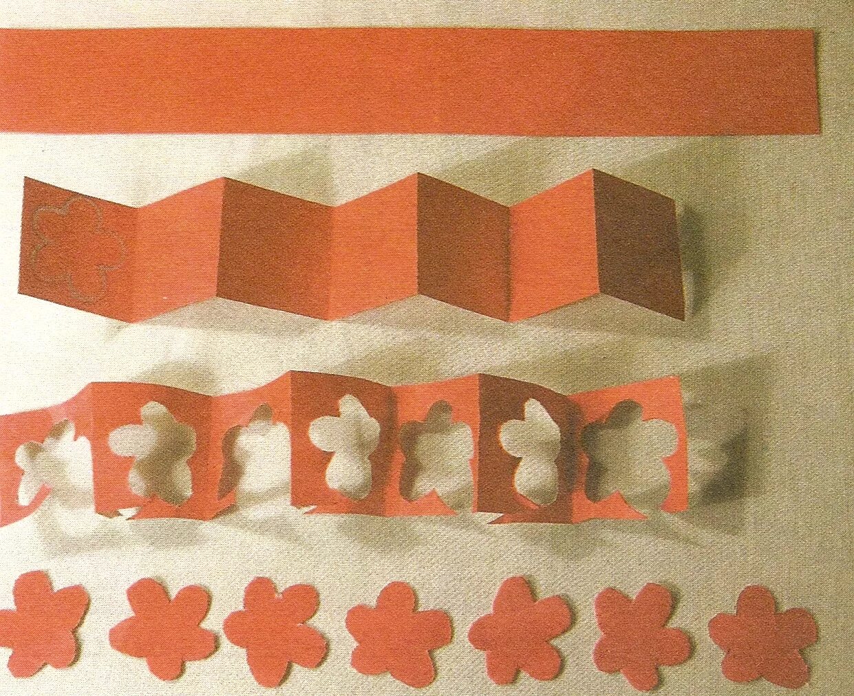 Квадрат сложенный пополам. Сложить в несколько раз. Сложенная бумага. Сложить в несколько раз. Сложить в несколько раз.