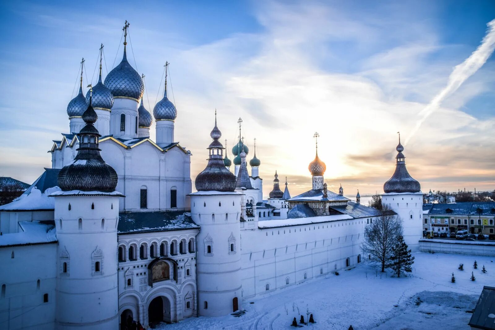 Города золотого кольца на новый год. Троице-сергиева лавра сергиев посад зимой. Храмы по золотому кольцу. Переславль-залесский кремль. Ростов великий кремль.