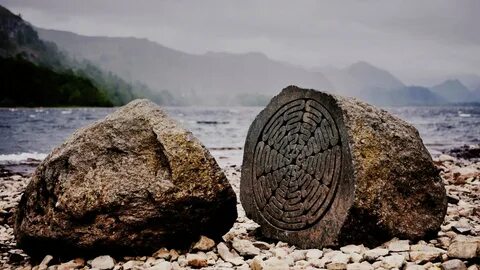 Камень ходишь