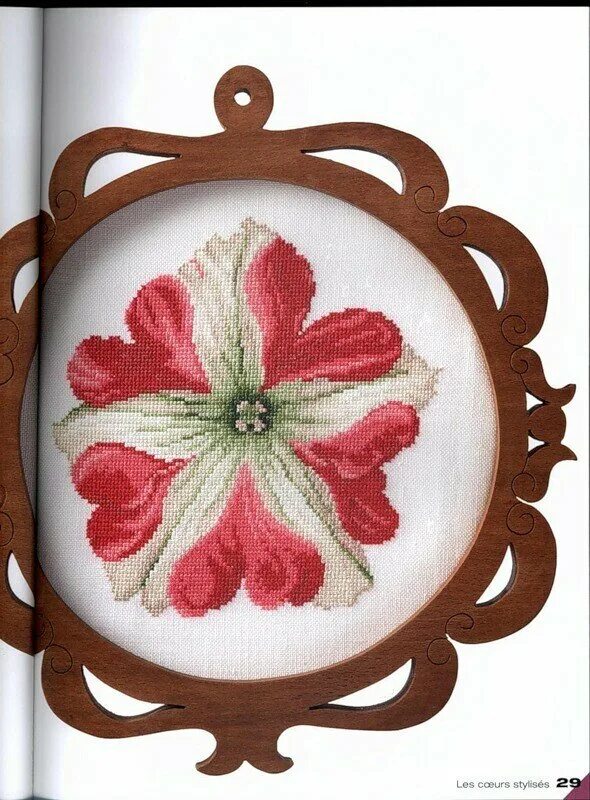 Книга изабель вотье форма сердца. Вышивка цветочное сердце. Идеи с вышивкой сердечки. Изабель вотье coeur artiste. Книги isabelle haccourt vautier.