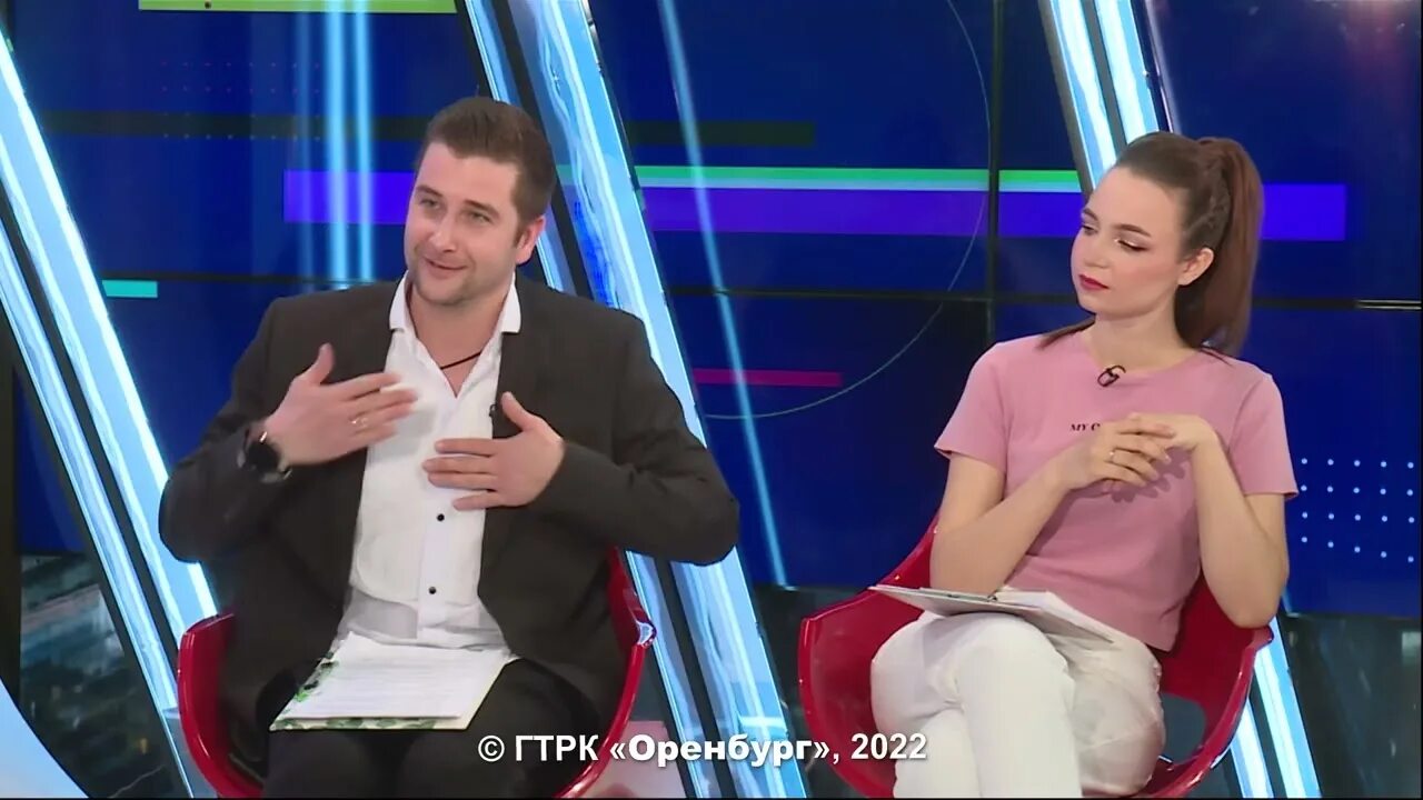 Гтрк оренбург. Во всем виноват контрабас оренбург. Во всём виноват контрабас. Во всем виноват контрабас гтрк оренбург. Во всем виноват контрабас оренбург ведущие.