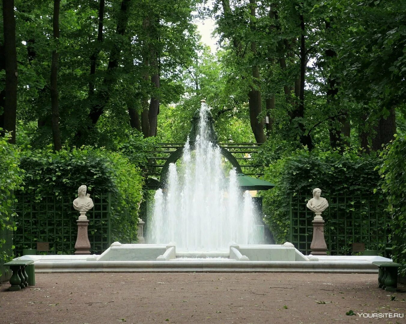 Летний сад в санкт-петербурге. Летний сад питер. Летний сад в санкт-петербур. Летний сад петра 1 в санкт-петербурге. Парк летний сад в санкт-петербурге.