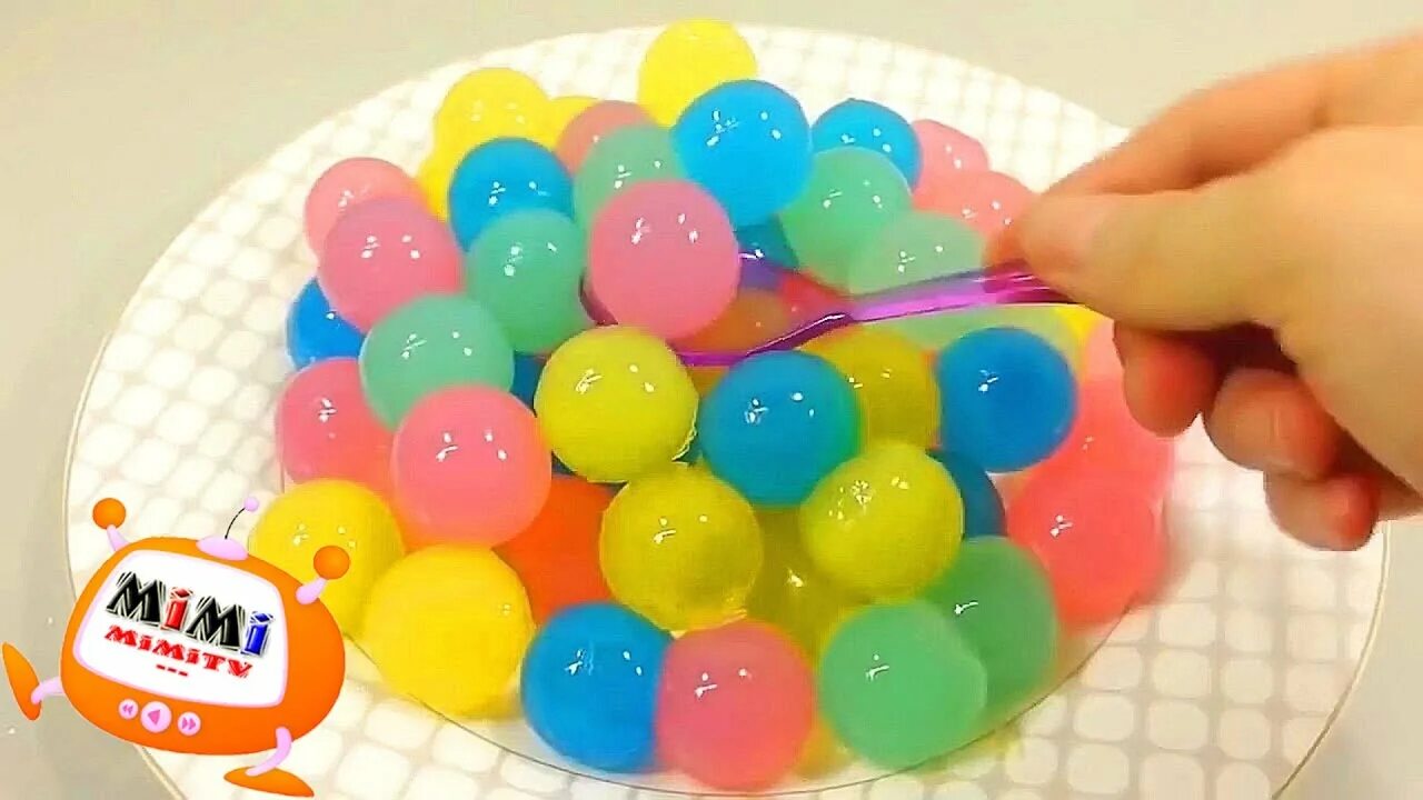 Ёлочные игрушки своими руками из ниток и клея пва. Игрушки из шариков легкие. Шар из ниток своими руками. Поделки из длинных шаров. Шарики из ниток и клея пва новогодние своими руками.