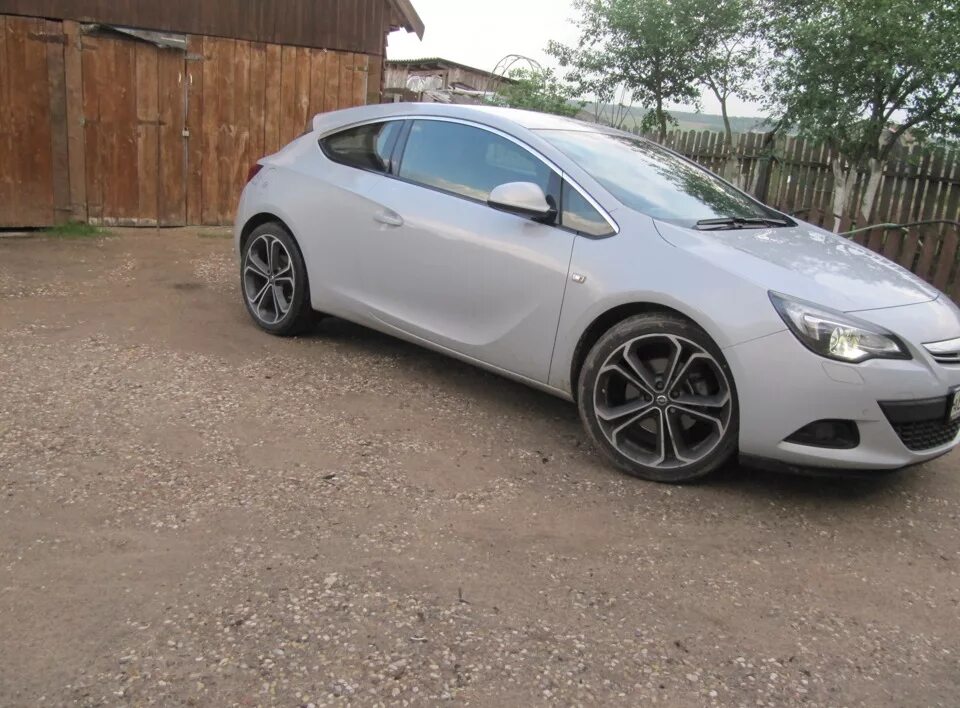 Opel Astra GTC r20. Opel Astra GTC диски r20. Opel 20