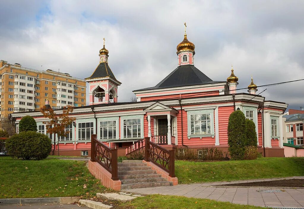 Храм преображения господня в богородском. Храм спаса преображения в богородском. богородский храм на краснобогатырской. храм в богородском в москве.