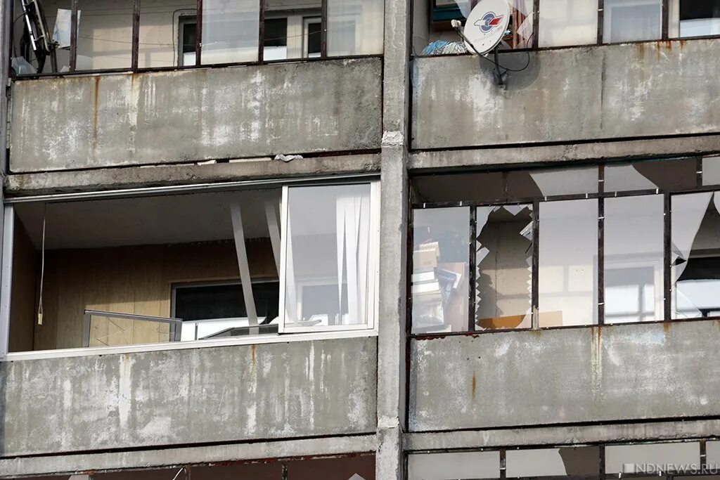 Выбило окна ветром. Выбило окна ветром