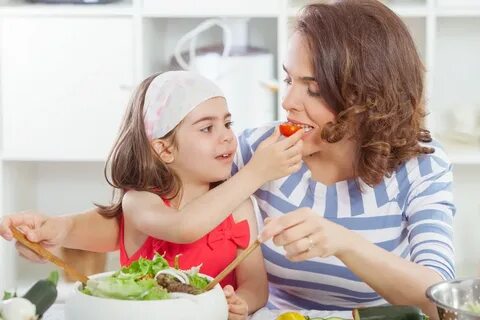 Eat first mom