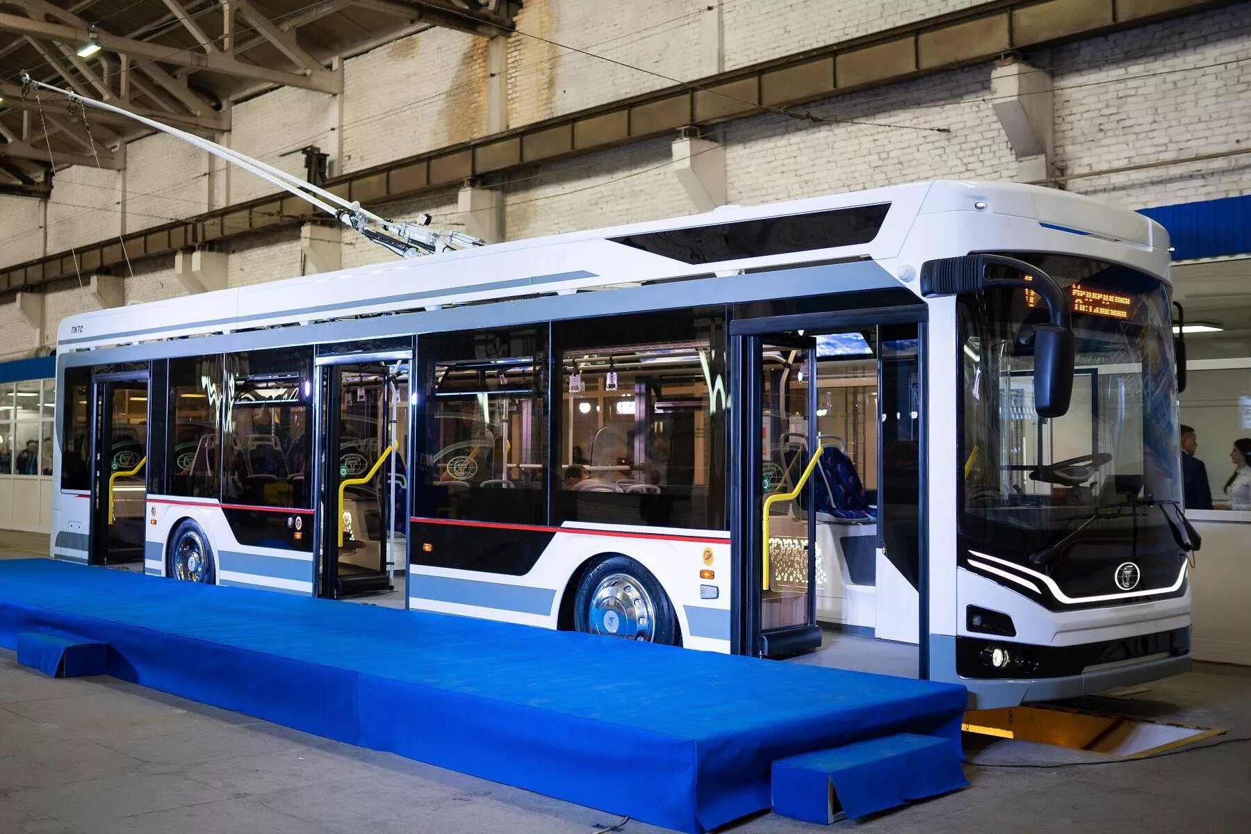 Троллейбусы выпускают в городе. НЕФАЗ троллейбус 2022. ПАЗ низкопольный 2023. Энгельсский завод троллейбусов. Адмирал 6281.