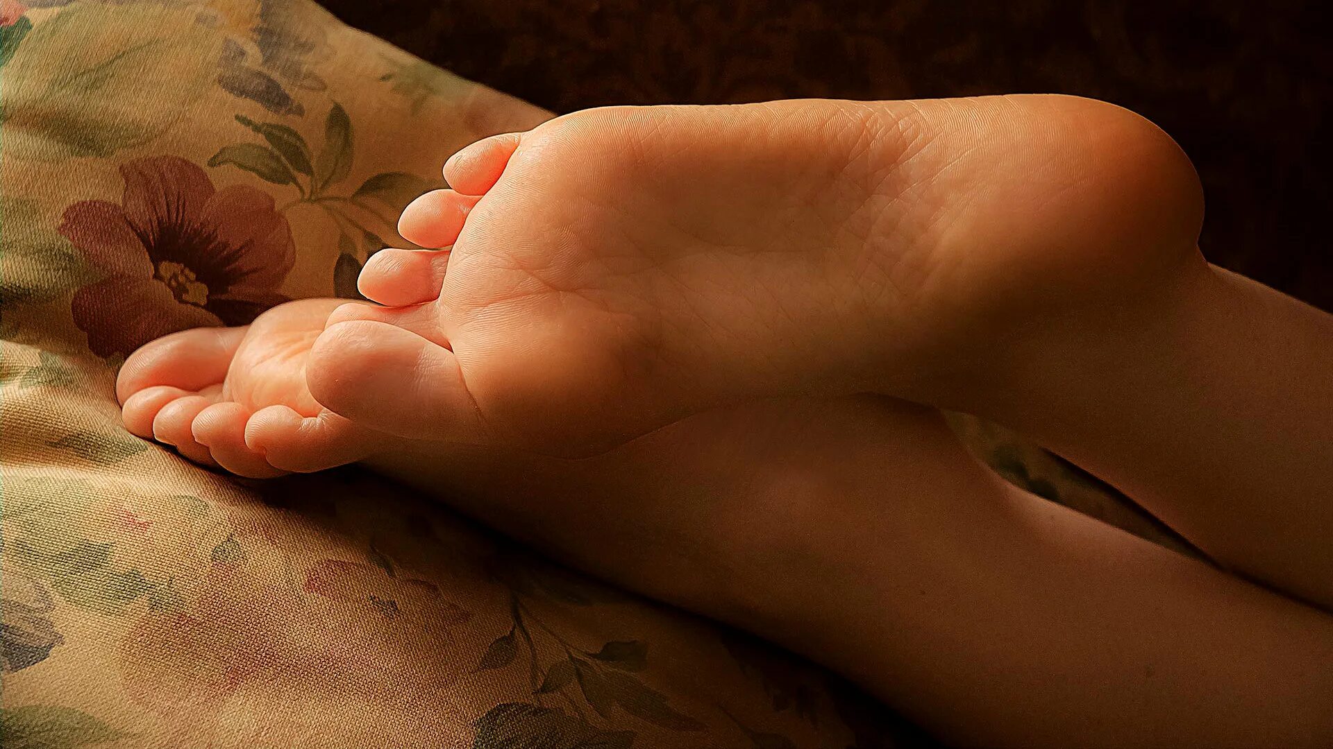 Пятки девчонок. Солес феет. Пятки девушек. Солес феет 16 +. Домина элен feet.