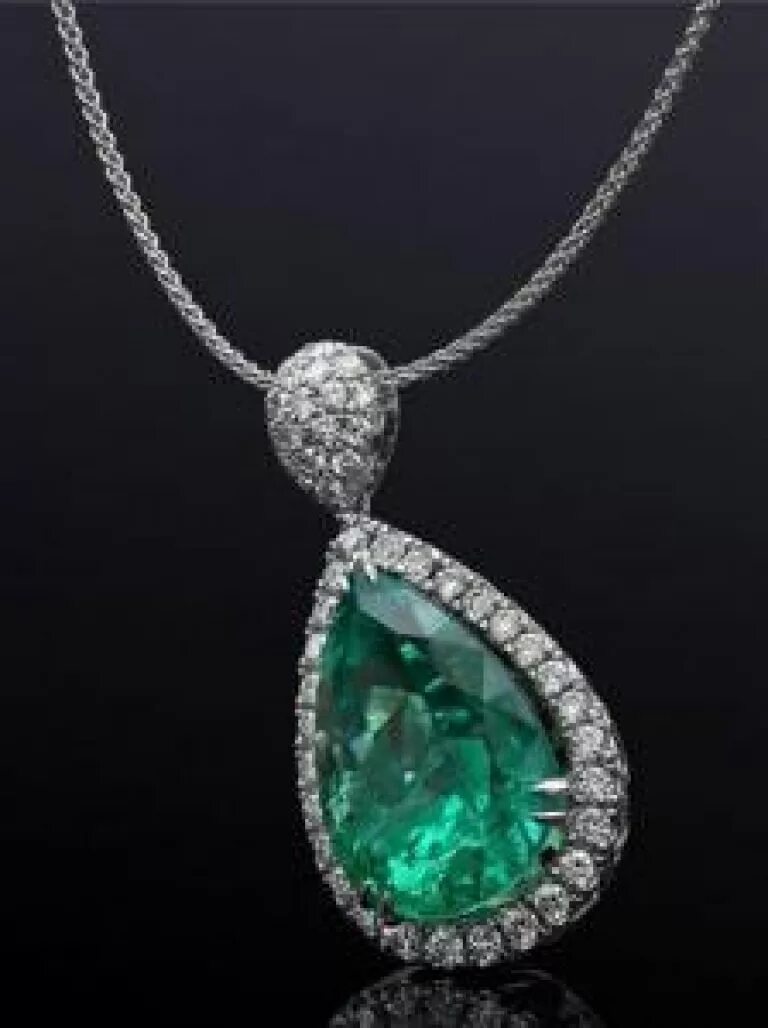 Кольцо с изумрудом мюз. Украшения с крупными изумрудами. Chanel joaillerie изумруды. Изумруд камень украшения. Эмеральд изумруд.