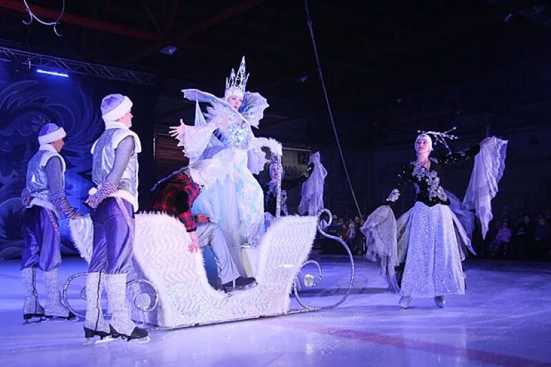 Ледяной театр. Ночь перед рождеством норильский театр. Ледовая фабрика жанны воробьевой. Ледяной театр. Ледяной театр.