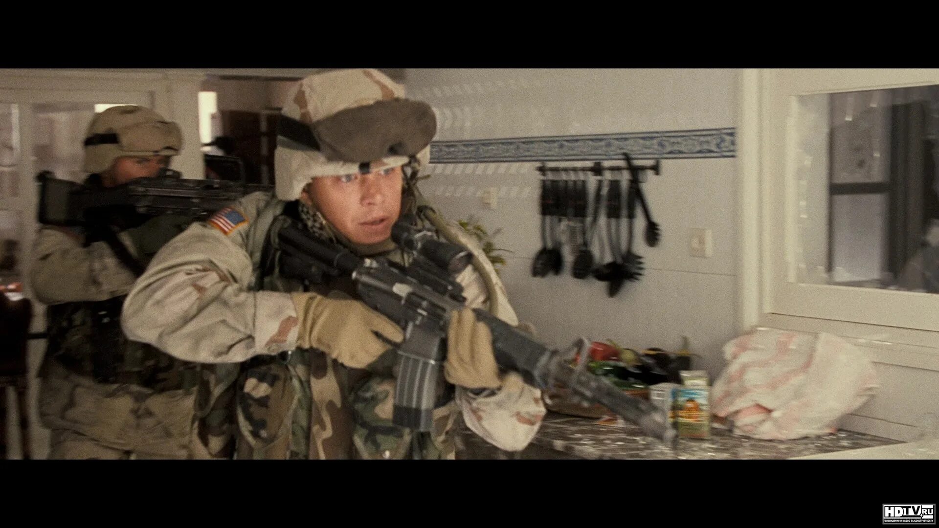 Козарву живой не брать. Зеленая зона фильм. Освобождение из тюрьмы фильм мэтт дэймон. Не брать живым (dvd). Не брать живым постер.