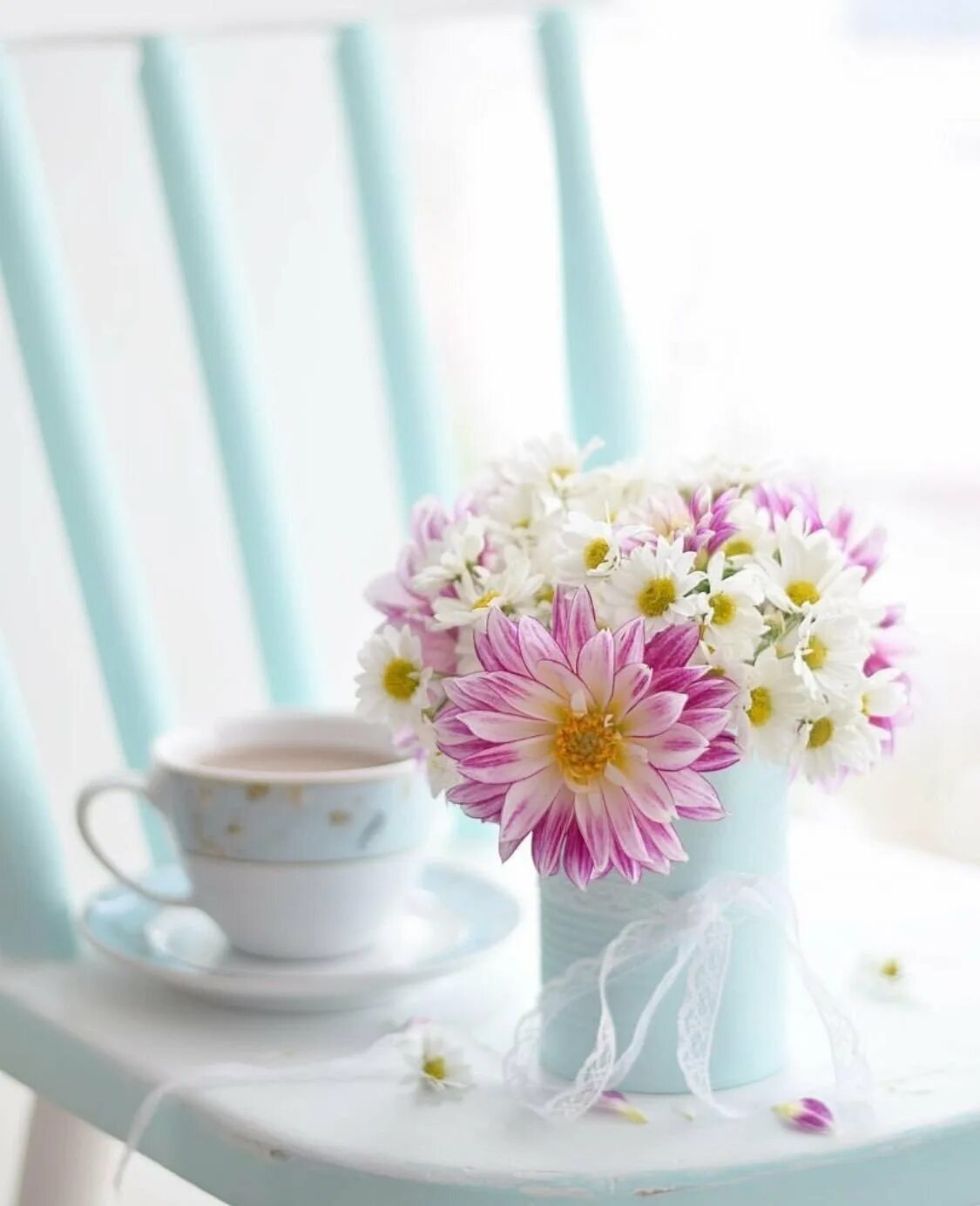 Открытки доброе утро пожеланием нежные. Утро цветы. Нежные открытки с добрым утром. Доброе утро нежные пожелания. Доброе утро нежные цветы.