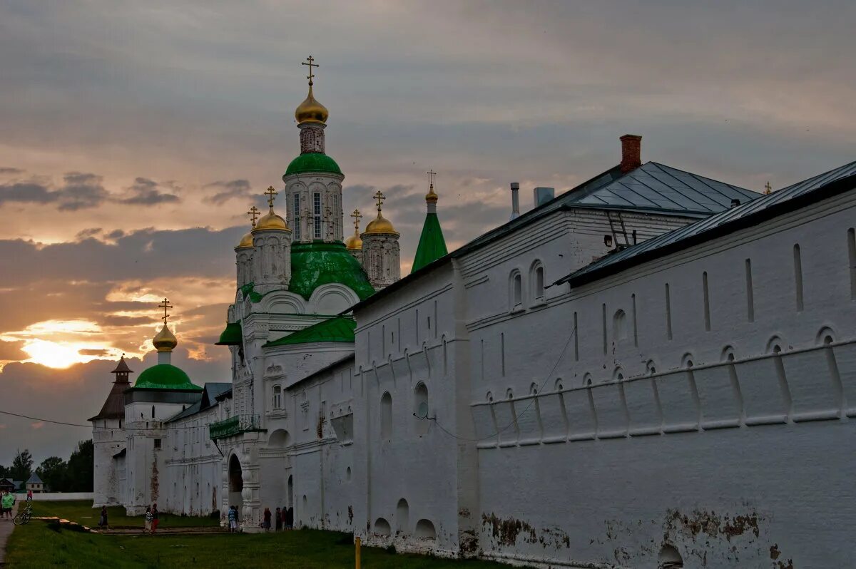 Монастыри нижегородской области сайты. Макарьевский монастырь Нижний Новгород. Свято-Троицкий Макарьевский Желтоводский монастырь Нижегородская. Макарьев Желтоводский монастырь. Желтоводский Макариев монастырь Нижний Новгород.