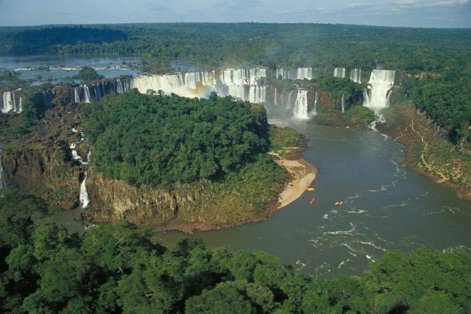 Страна многих вод. Водопады Игуасу Аргентина. Парк Игуасу Бразилия. Река Парана Бразилия. Парана водопад Игуасу.