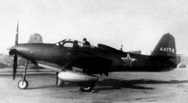 P 63 4. Самолет р-63 Кингкобра. Истребитель р-63 «Кингкобра». Bell p-63 Kingcobra. Кингкобра р-63 в СССР.