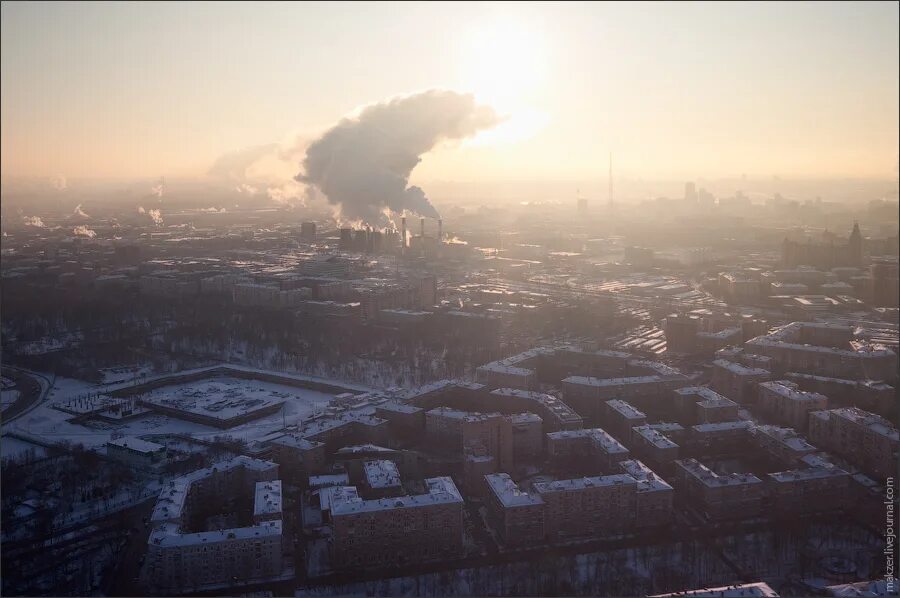 200 метров москва. 200 Метров над землей. Триумф Палас вид с крыши. Дымка Хорошевский район. Триумф Палас пожар.