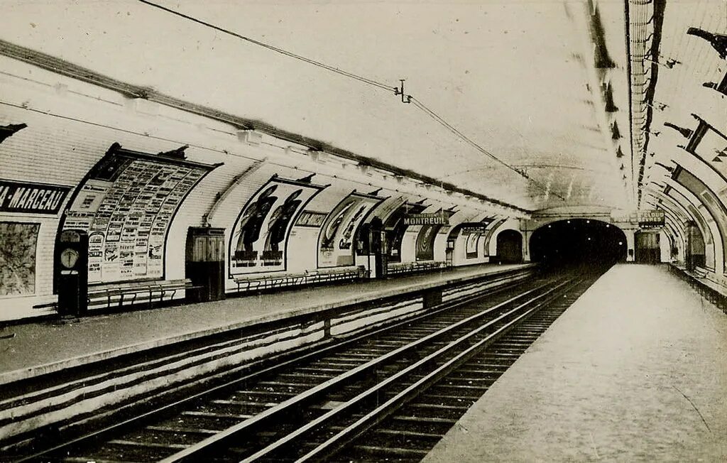 Метро Парижа 1900. Метро Парижа 1940. Первое метро 20 века. Парижский метрополитен. Включи старая станция