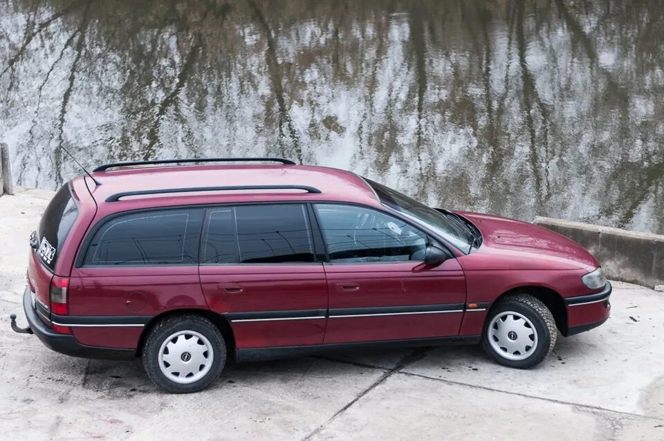 Продажа универсалов б у. Opel Omega универсал 1996. Опель Омега универсал 2008. Опель Омега 1997 универсал. Опель Омега б универсал.