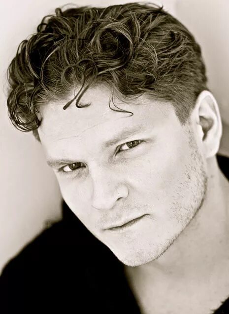 артист жарков сергей. биография актера жаркова. сергей николаевич жарков. сергей жарков. жарков сергей анатольевич.