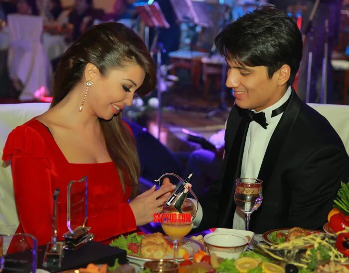 райхон оиласи. райхон ганиева 2023. райхон асадова 2021. Rayhon unutaman. райхон певица 2020.