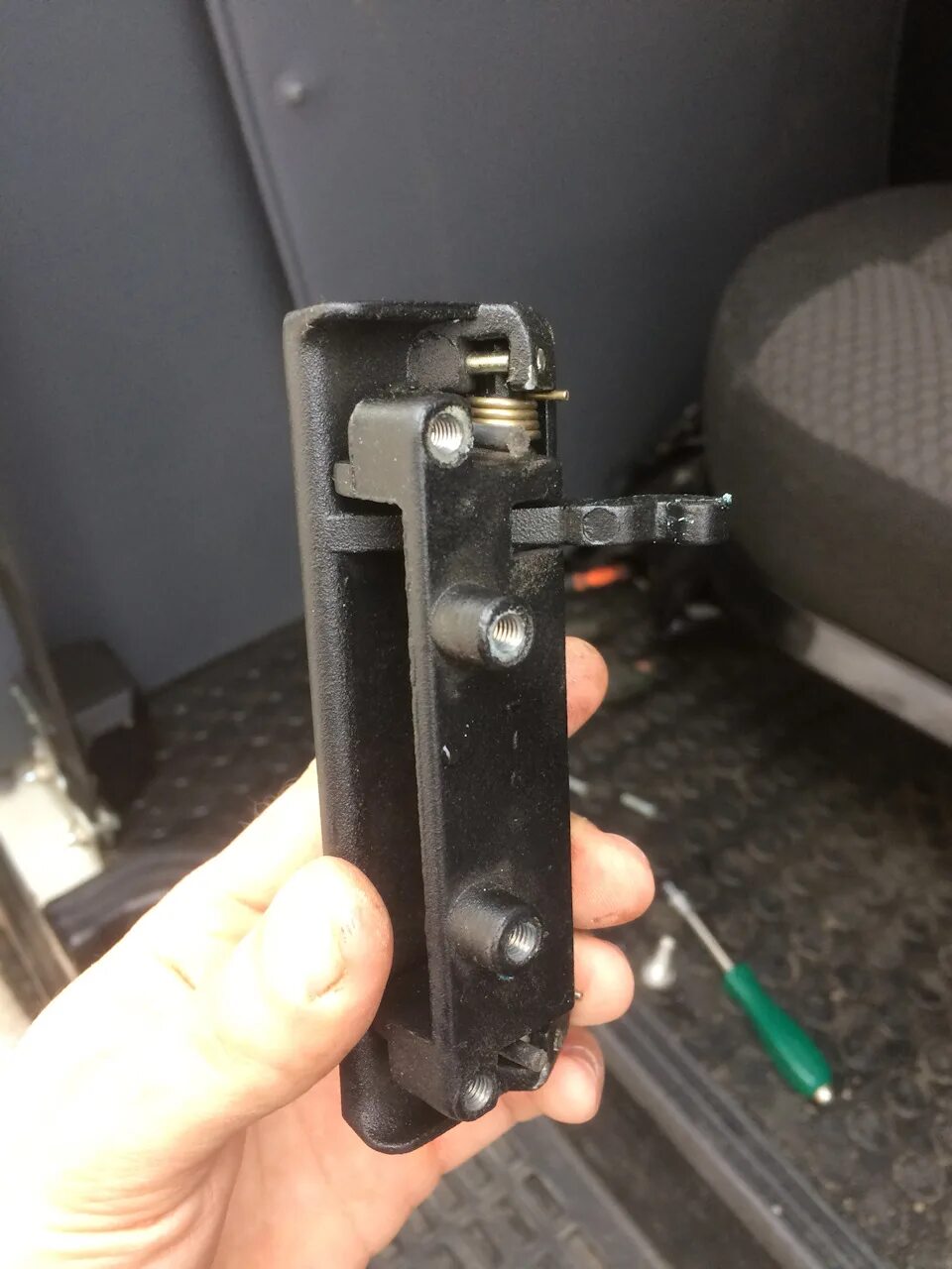 Замок двери соболь 2752 передней. Ручка открывания задней левой двери газель. Ручки стеклоподъемников соболь 2752. Замок двери соболь 2752 передней. Замок сдвижной двери соболь 2752.