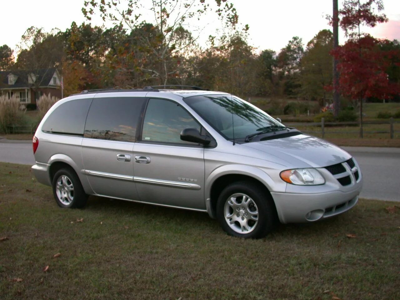 3.8 караван. Dodge /Grand/ Caravan 2001. Dodge Caravan 2001. Додж Гранд Караван 2001. Dodge Caravan/Grand Caravan 2001.