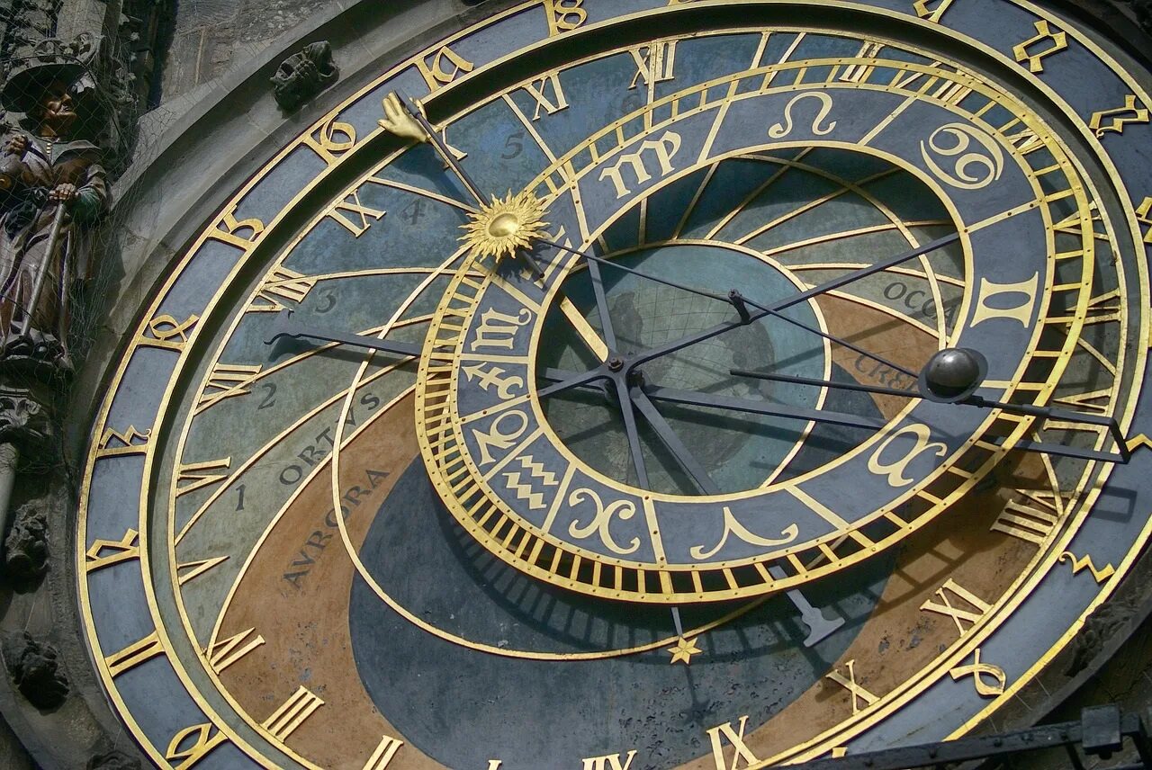 Часы. Веселые часы. Часы настенные scarlett sc-wc1012o. Настенные часы круглые скарлет. Гномон вавилон.