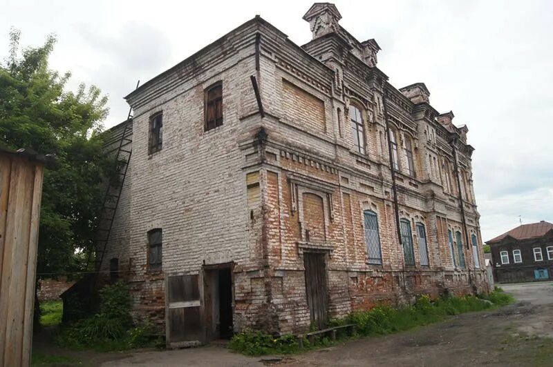 Бийск ул толстого. Богадельня Бийск. Психиатрическая больница Бийск Льва Толстого. Улица Льва Толстого Бийск. Улица Льва Толстого 130а Бийск.