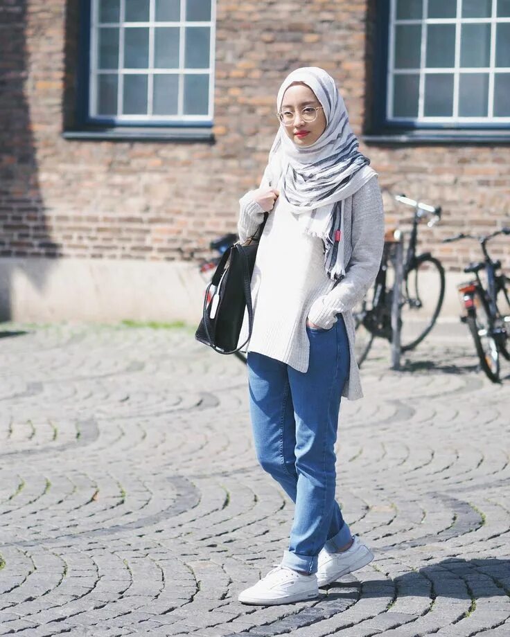 Индонезия hidjab. Hijab putih viral. Hijab putih viral. Мусульманки в джинсах. Малай беаутифул хиджаб.