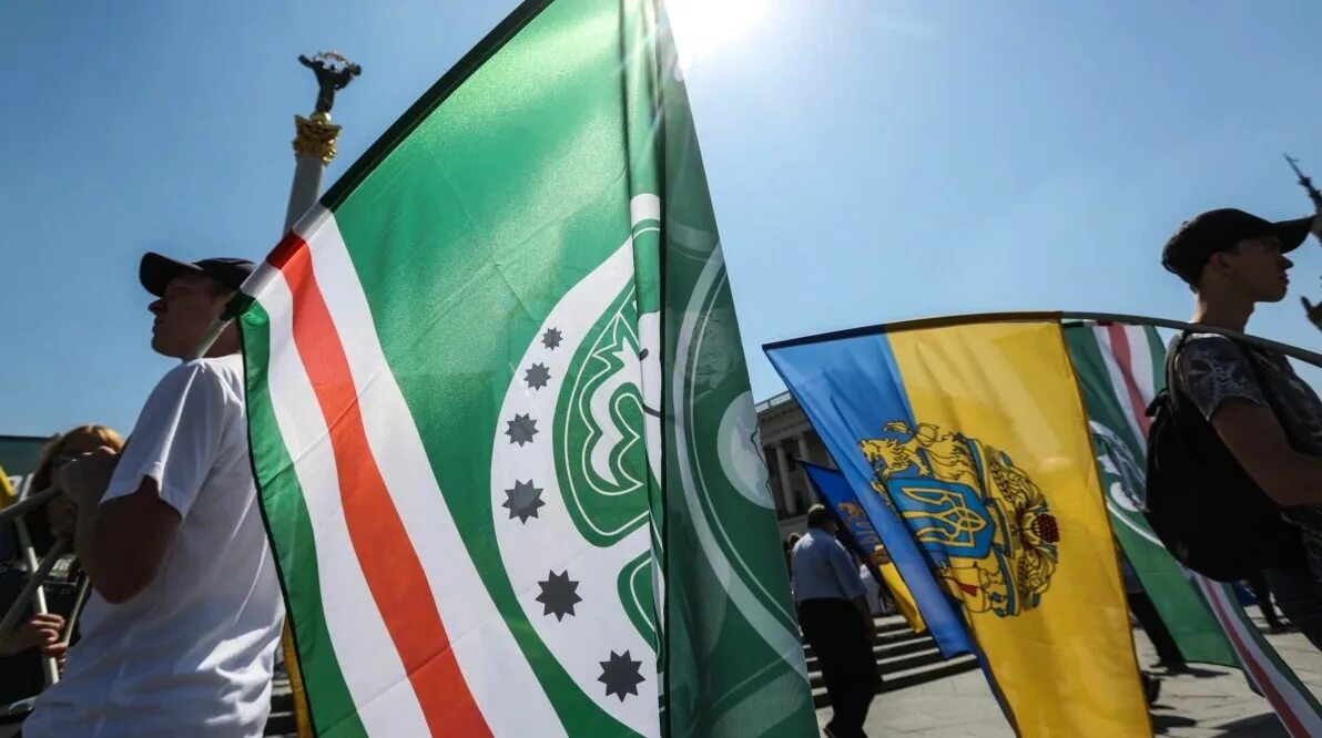 Ичкерия и Украина. Флаг Ичкерии и Украины. Флаг США Ичкерия. Чеченский флаг на Украине.