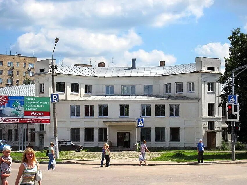 В орехово зуево или в орехове зуеве. Английский пассаж в орехово-зуево. хбк орехово-зуево. орехово зуевский хбк. тц английский пассаж орехово-зуево.