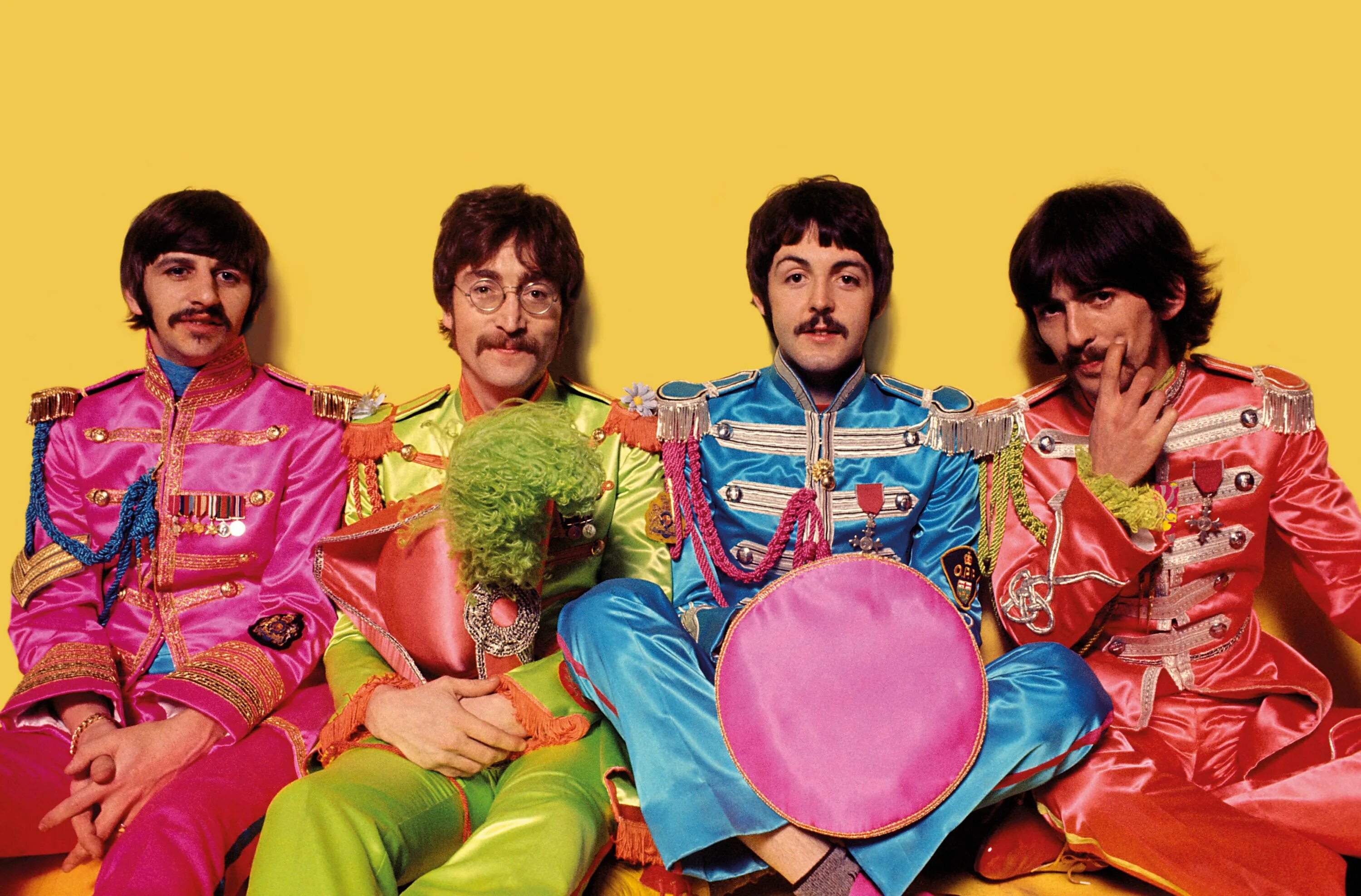 Mp3 pepper. Битлз сержант Пеппер. Sgt Pepper s Lonely Hearts Club Band. Битлз Sgt Pepper s Lonely Hearts Club Band. The Beatles 1967.