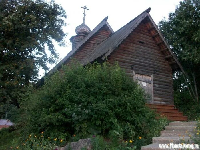 Осиновая плеса новокузнецк. Часовня Архистратига Михаила Плес. Храм Михаила Архангела Плес. Плес часовня Архангела Михаила внутри. Достопримечательности Плёса Церковь Михаила Архангела.