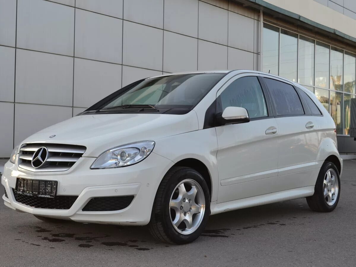 Мерседес б с пробегом. Mercedes b-class 2010. Мерседес b180 2010. Mercedes-Benz b 200 2010. Мерседес б 180 2010.