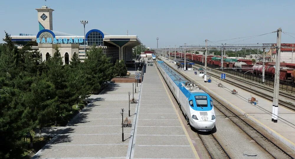 Железнодорожный вокзал Самарканд-Ташкент. Железная дорога Ташкент Самарканд. Вокзал Ташкент Самарканд. Самарканд ЖД вокзал.