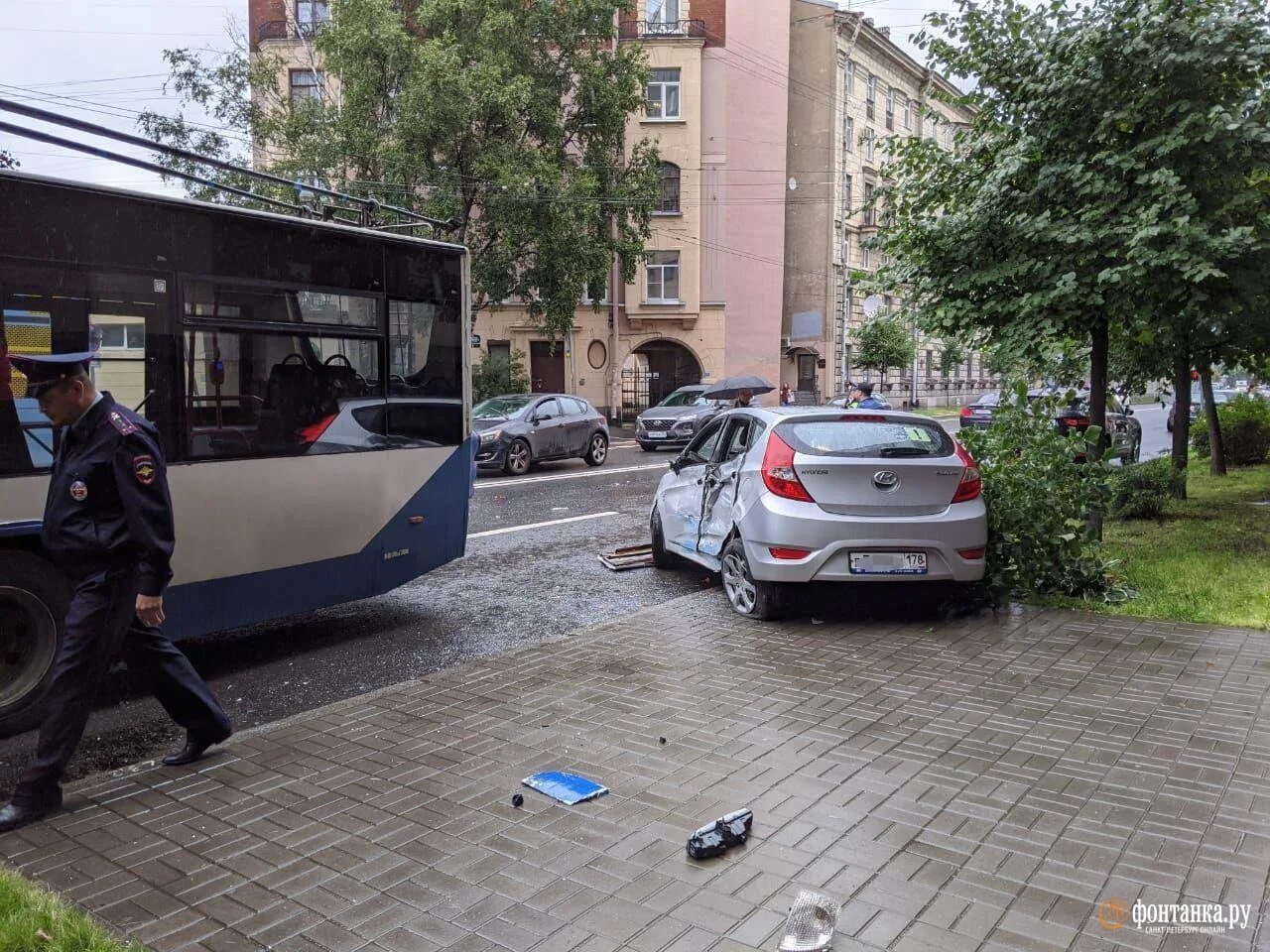 ДТП В Петроградском районе вчера. Троллейбус 40 СПБ авария. Фонтанка ру новости санкт петербурга происшествия