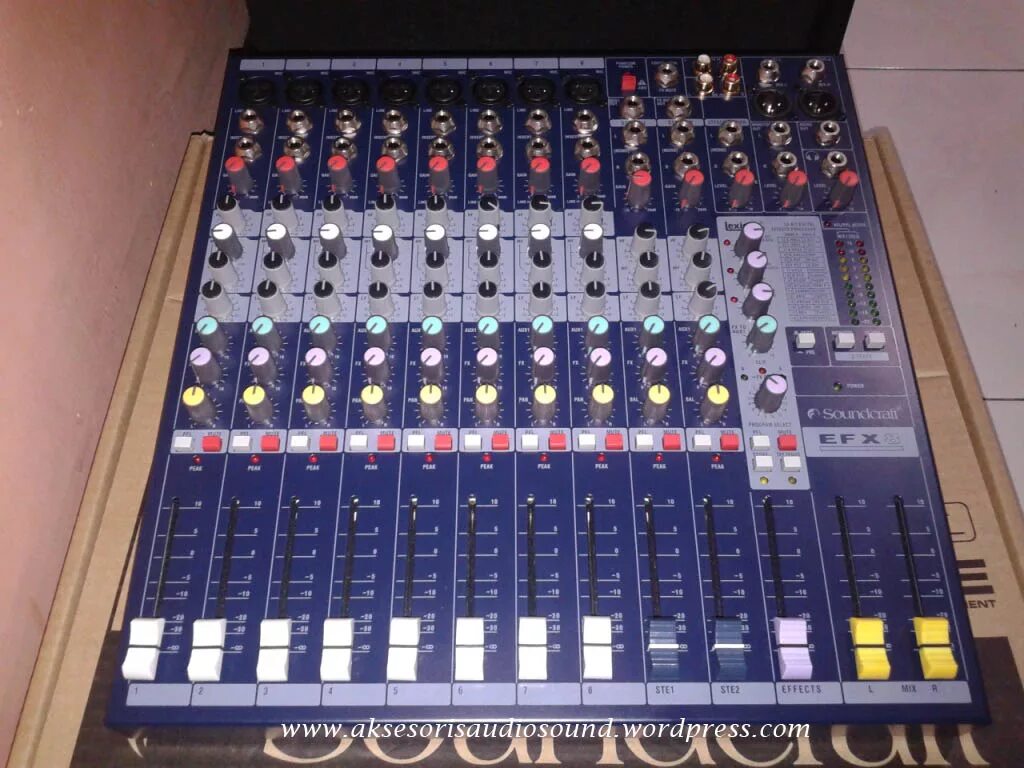 Soundcraft efx8. Пульт soundcraft efx8. Микшер soundcraft efx8. Пульт efx soundcraft. Микшерный пульт soundcraft efx8.